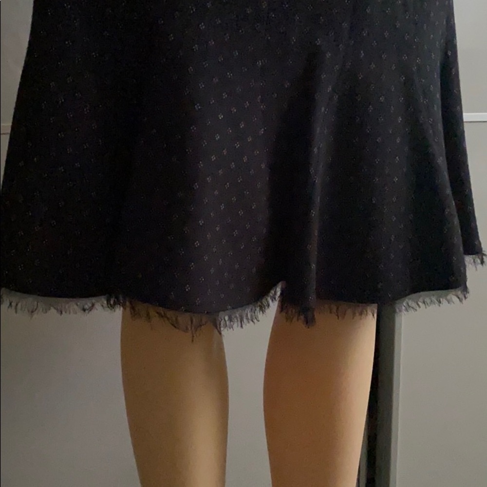 New TAHARI suit . Size 4. No Tag.